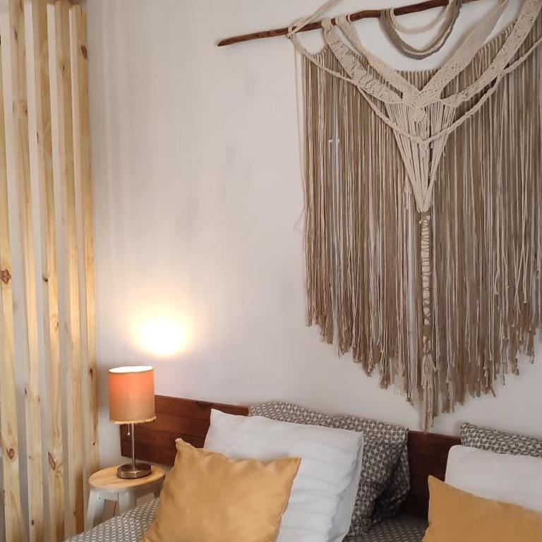 Kika Studios - Superior Family Room - 12