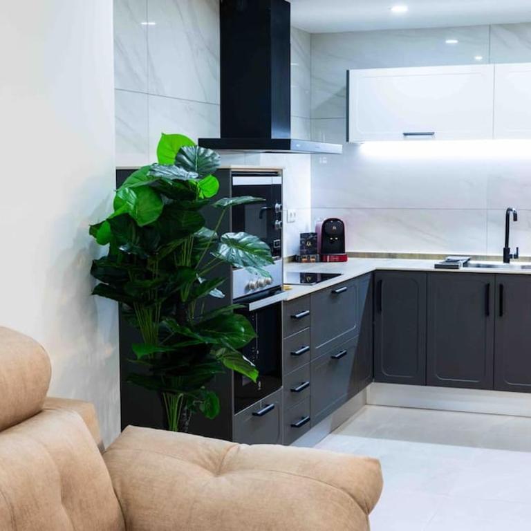 Modern 3-bed apartment in heart of torremolinos - Apartamento de 3 dormitorios - 18