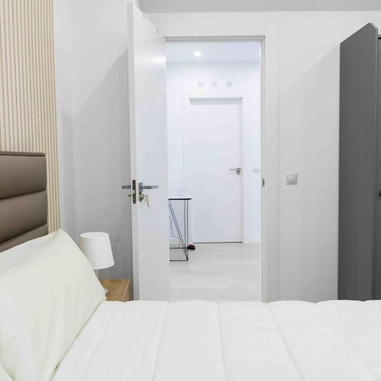 Modern 3-bed apartment in heart of torremolinos - Apartamento de 3 dormitorios - 8