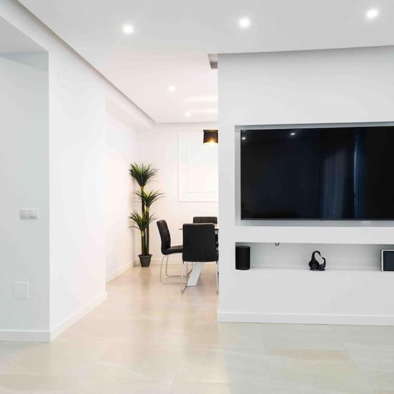 Modern 3-bed apartment in heart of torremolinos - Apartamento de 3 dormitorios - 19