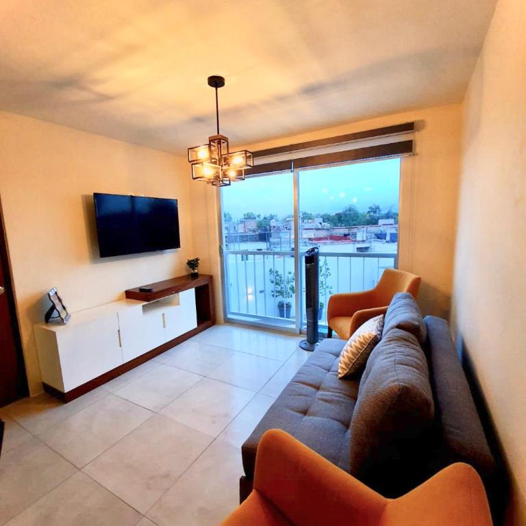 Departamento nuevo y céntrico con ambiente familiar en Guadalajara - Two-Bedroom Apartment - 3