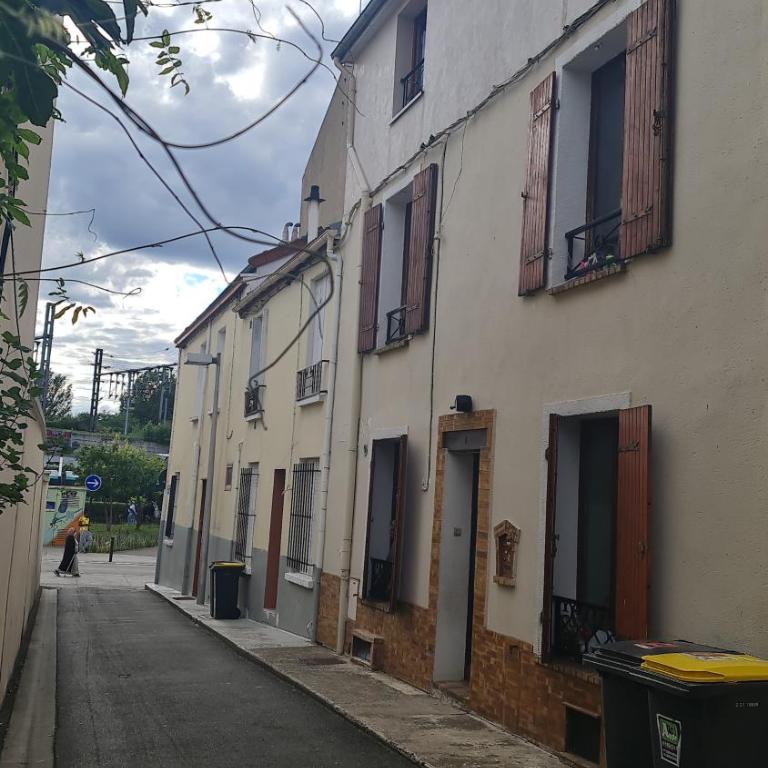 SAINT DENIS PARIS STADE de FRANCE DISNEY - Villa con 3 Camere da Letto - 2