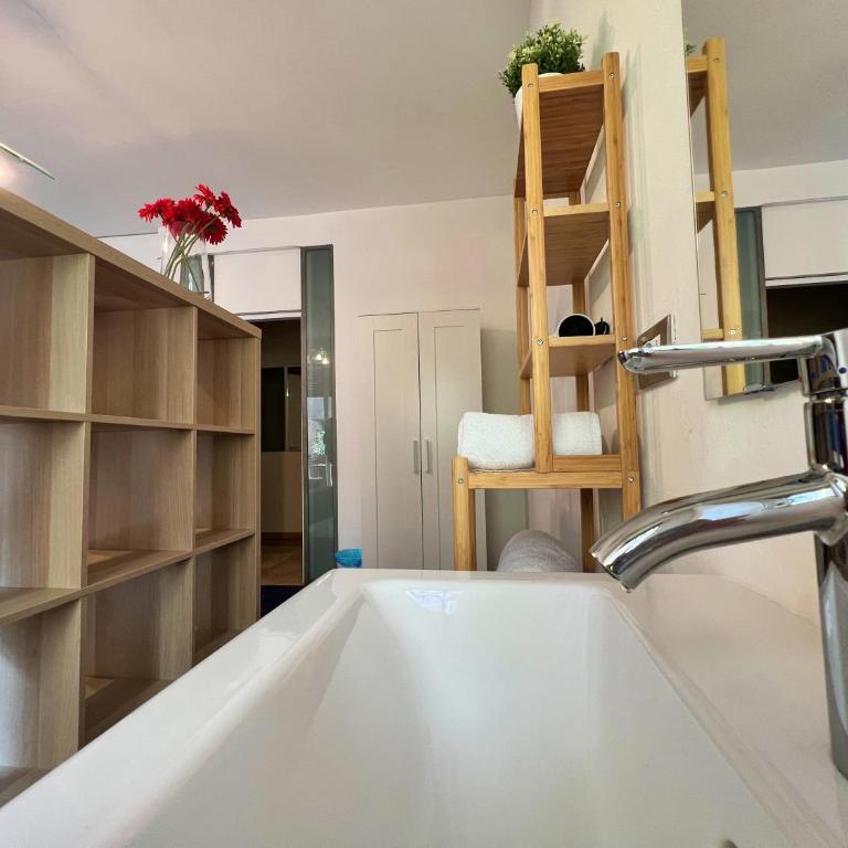APPARTME Guest House Seveso 40 - Camera Matrimoniale - 2