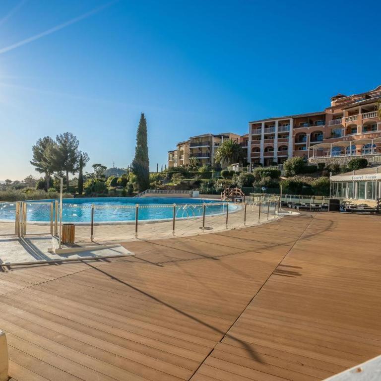 Appartement 4/5 personnes vue mer piscine et montagne Cap Estérel Pierre et Vacance nature et sport - Appartement 1 Chambre - 40