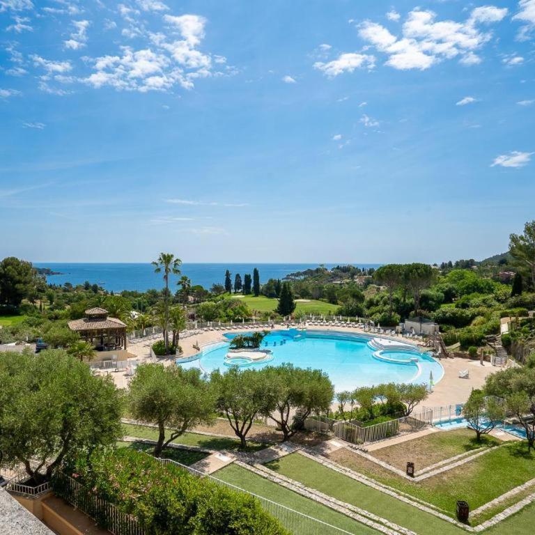 Appartement 4/5 personnes vue mer piscine et montagne Cap Estérel Pierre et Vacance nature et sport - Appartement 1 Chambre - 35