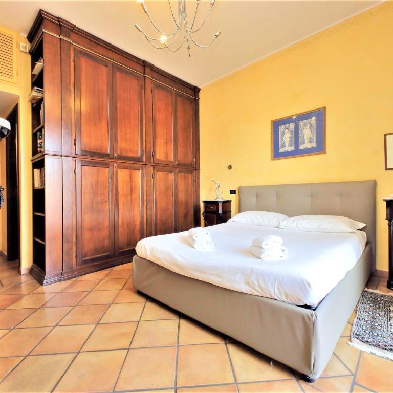Bellezza Al Colosseo - B&B & Apts - Two-Bedroom Apartment -- Via San Giovanni in Laterano 226 - 21