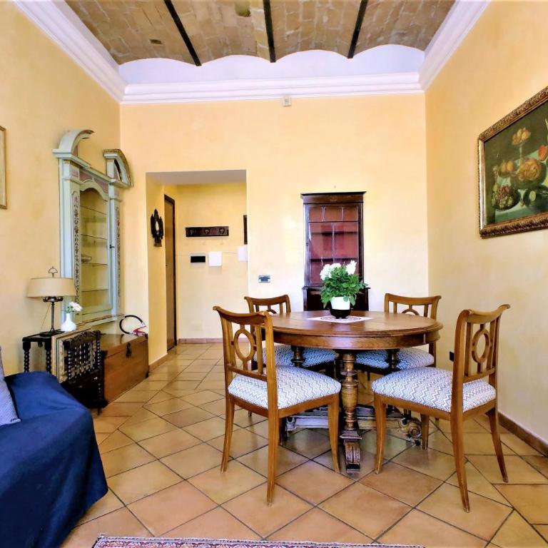 Bellezza Al Colosseo - B&B & Apts - Two-Bedroom Apartment -- Via San Giovanni in Laterano 226 - 5