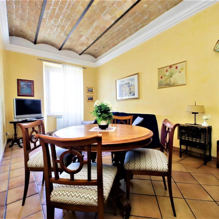 Bellezza Al Colosseo - B&B & Apts - Two-Bedroom Apartment -- Via San Giovanni in Laterano 226 - 6