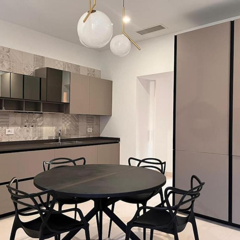 Nel cuore della città - Appartamento con 2 Camere da Letto - 1