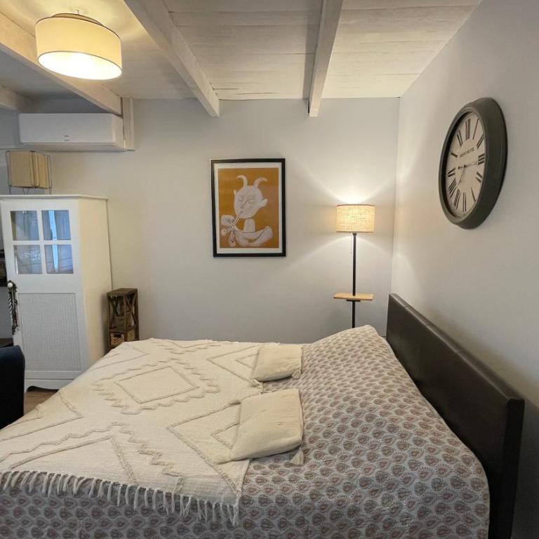 Chambre indépendante au Joli Mazet à Nîmes idéalement situé entre la garrigue et la ville - Chambre Lit Queen-Size Deluxe - 8