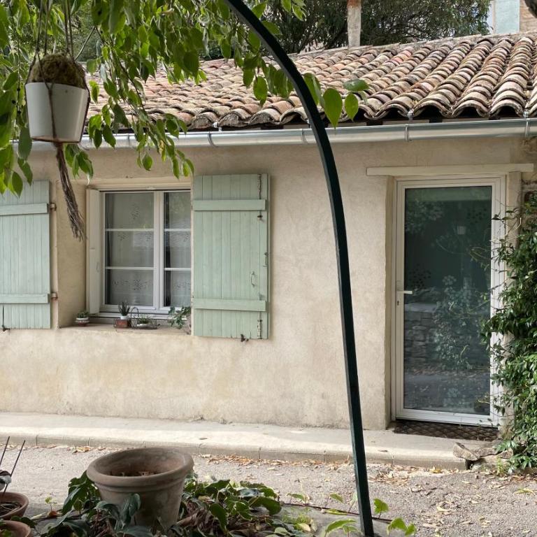 Chambre indépendante au Joli Mazet à Nîmes idéalement situé entre la garrigue et la ville - Chambre Lit Queen-Size Deluxe - 10