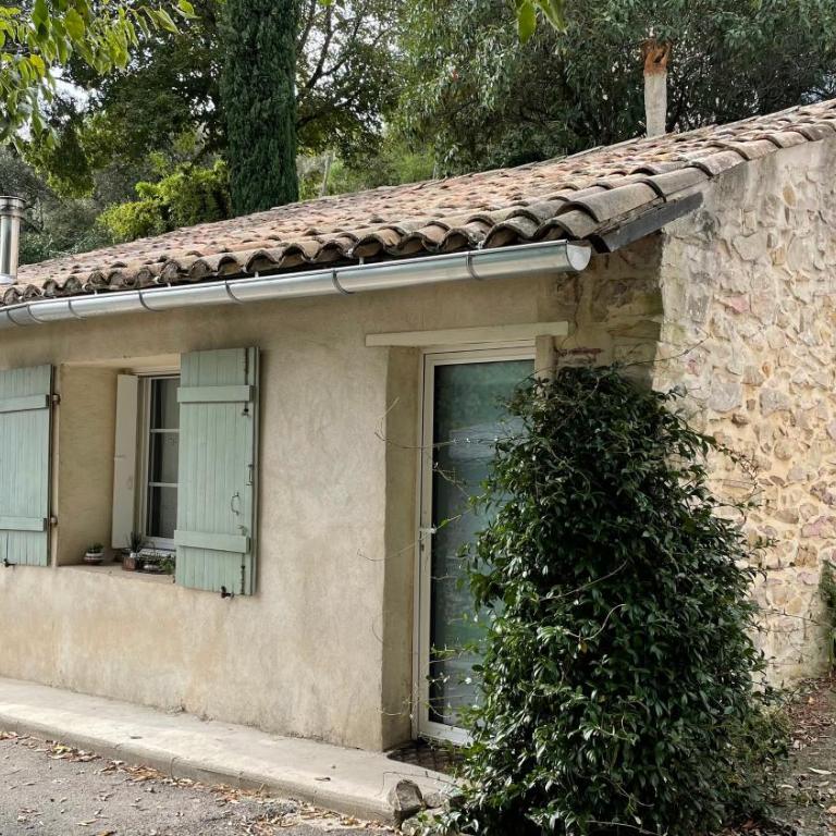 Chambre indépendante au Joli Mazet à Nîmes idéalement situé entre la garrigue et la ville - Chambre Lit Queen-Size Deluxe - 5