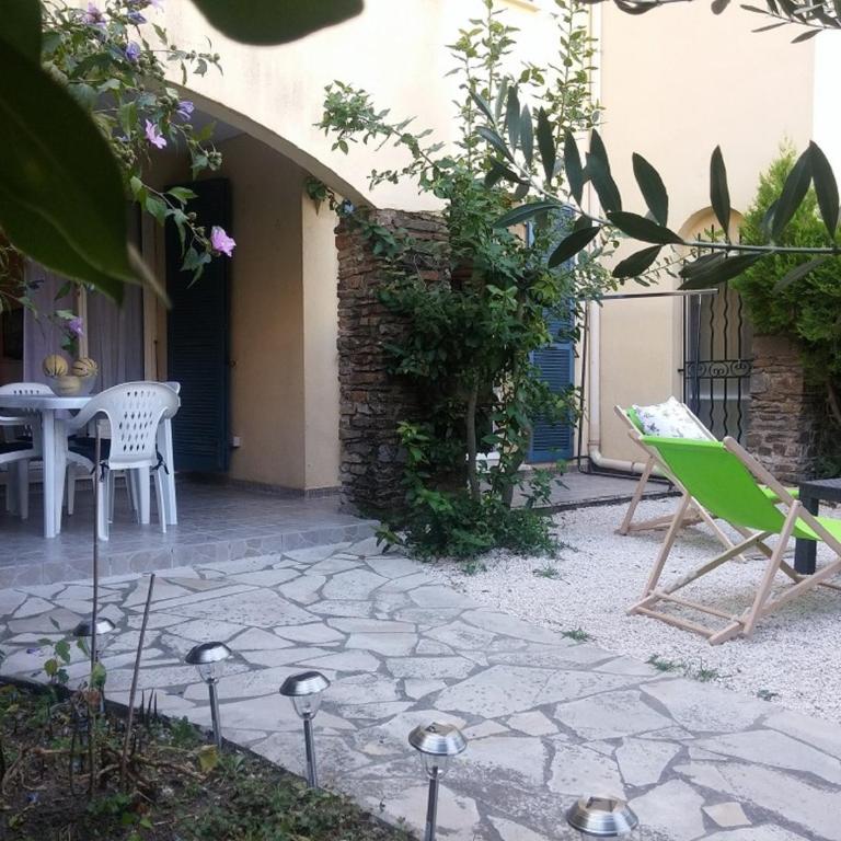 Agréable T3 avec jardin et parking privé, à 350m du centre ville et des plages, wifi, remise supplémentaire de 10 pourcent pour une location à la semaine - Appartement 2 Chambres - 6