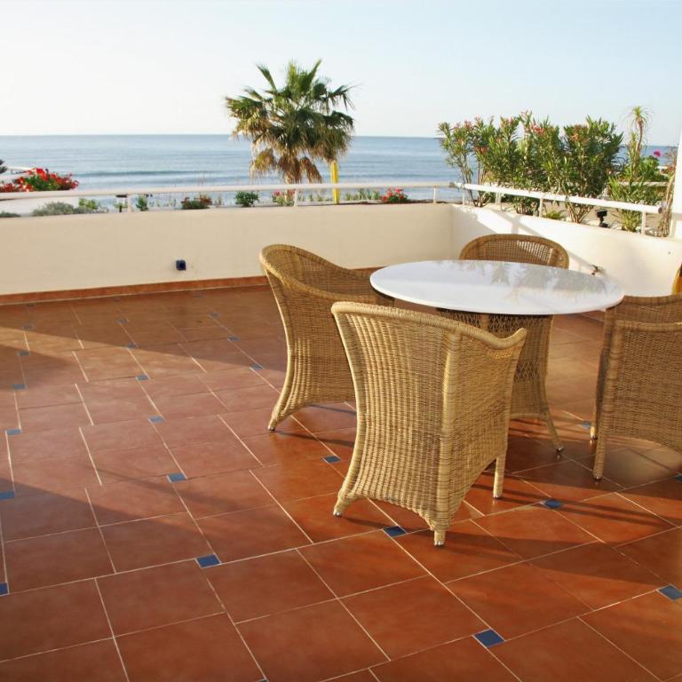 Stunning unobstructed 180 degree sea view apartment with 100 square meters terrace - Costa del Sol - Estepona- Long Term - Apartamento con vistas al mar - 4