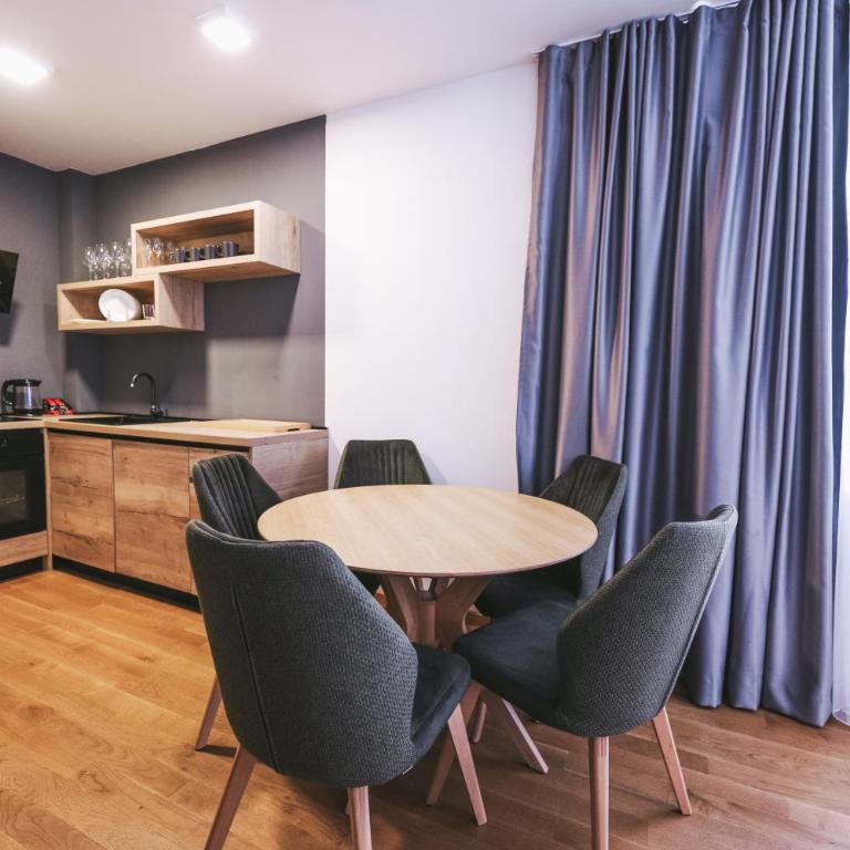 Jahorinska Vila - Apartman sa Pogledom na Planinu - 4