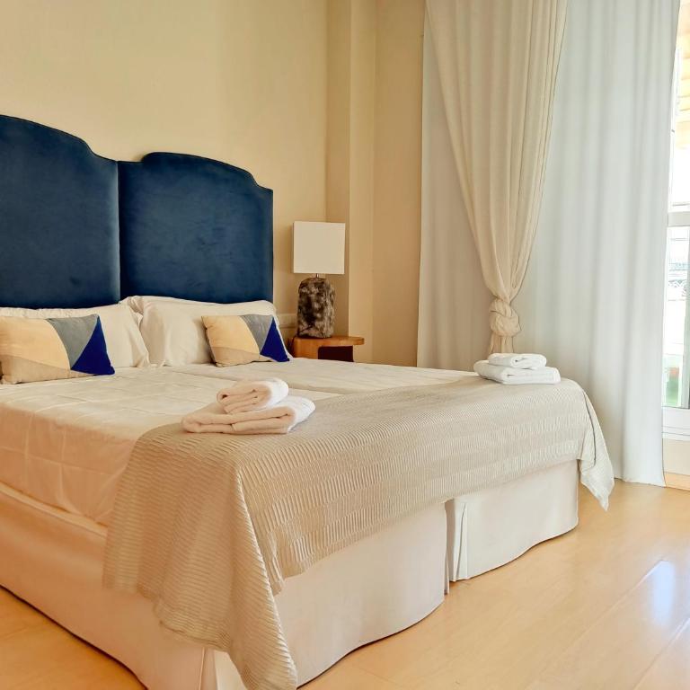 HomeySeville-Penthouse Cathedral Tomas de Ibarra St 6 pax, Parking Optional - Apartamento de 2 dormitorios - 14