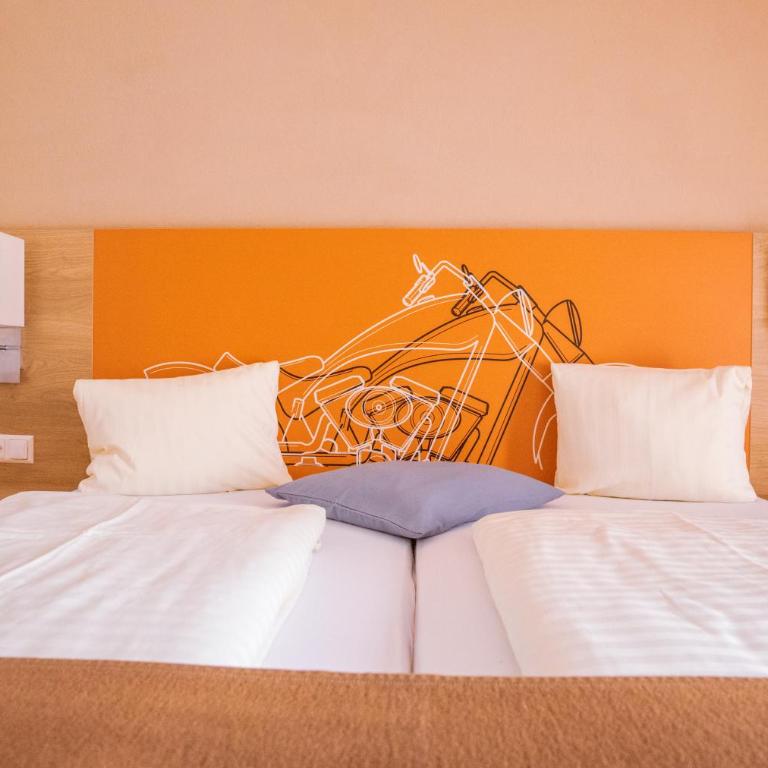 Hotel Kuchlerwirt - Doppel- oder Zweibettzimmer - 1
