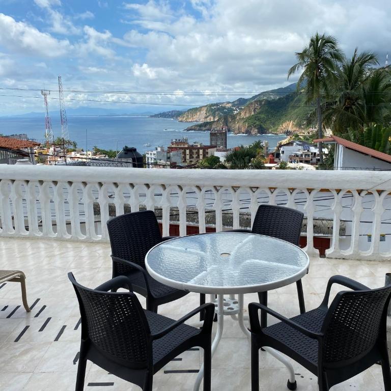 Gran habitacion con terraza vista espectacular, piscina - Apartamento con vistas al mar - 18
