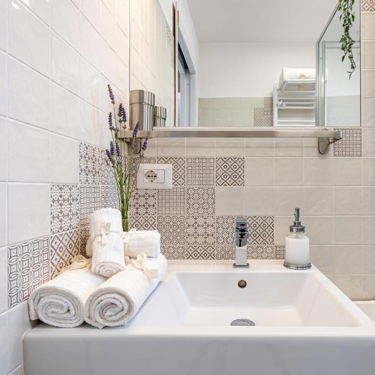 PIGNETO VILLAGE B&B Roma Apartment with Balcony Metro C - Appartamento con Balcone - 20