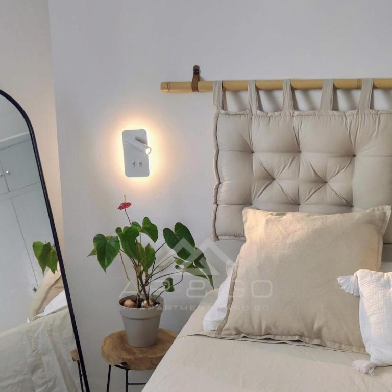Quiet Beachfront Apartment - Two-Bedroom Apartment - 4