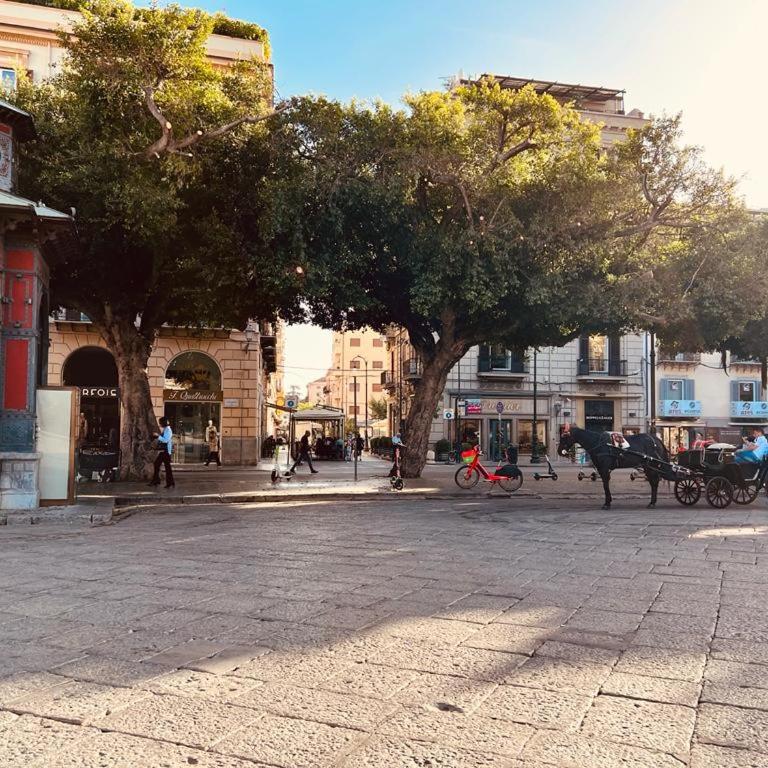 38,VELASQUEZ - Appartamento con 2 Camere da Letto - 80