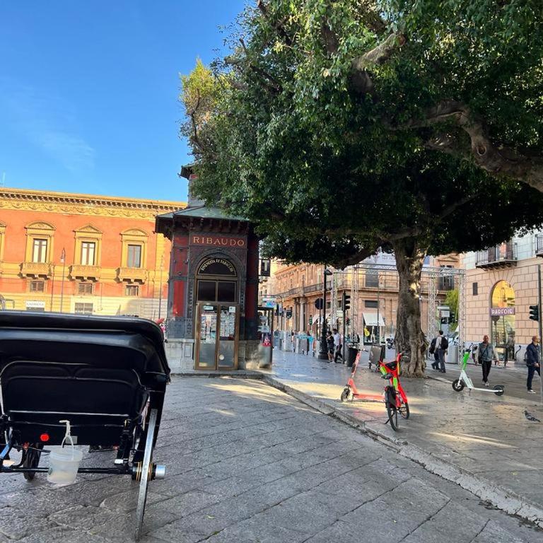 38,VELASQUEZ - Appartamento con 2 Camere da Letto - 82