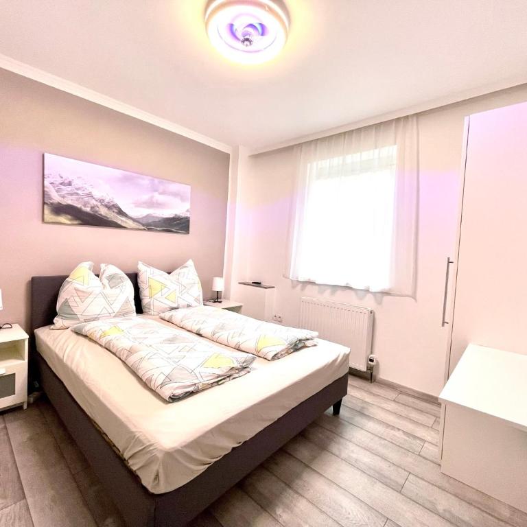 Pension Maier - Standard Zimmer mit Queensize-Bett - 2