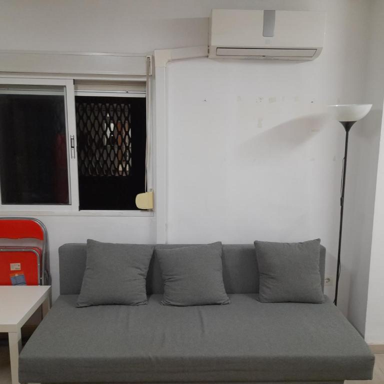 Estudio frente a Estación María Zambrano - Apartamento de 1 dormitorio - 4