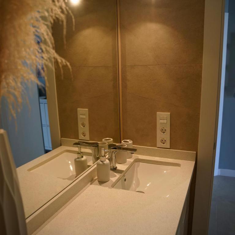 Malibu Ocean Sunset - One-Bedroom Apartment - 19