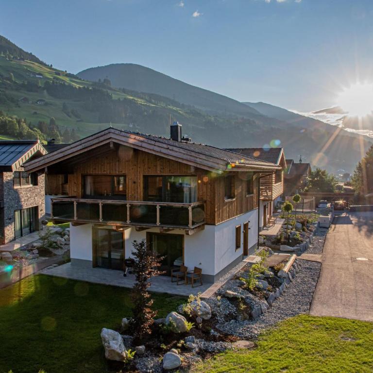 Chalet in Pinzgau near Ski Slopes & Sauna - Ferienhaus mit 3 Schlafzimmern - 4