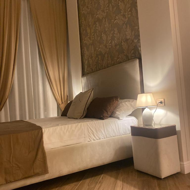 Domus Capodimonte - Camera Matrimoniale Deluxe con 1 Letto Supplementare - 13