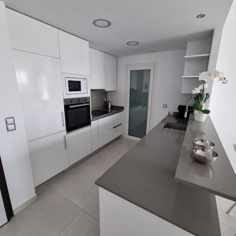 Apartment with magnificent seeview and all luxury - Apartamento de 2 dormitorios - 31