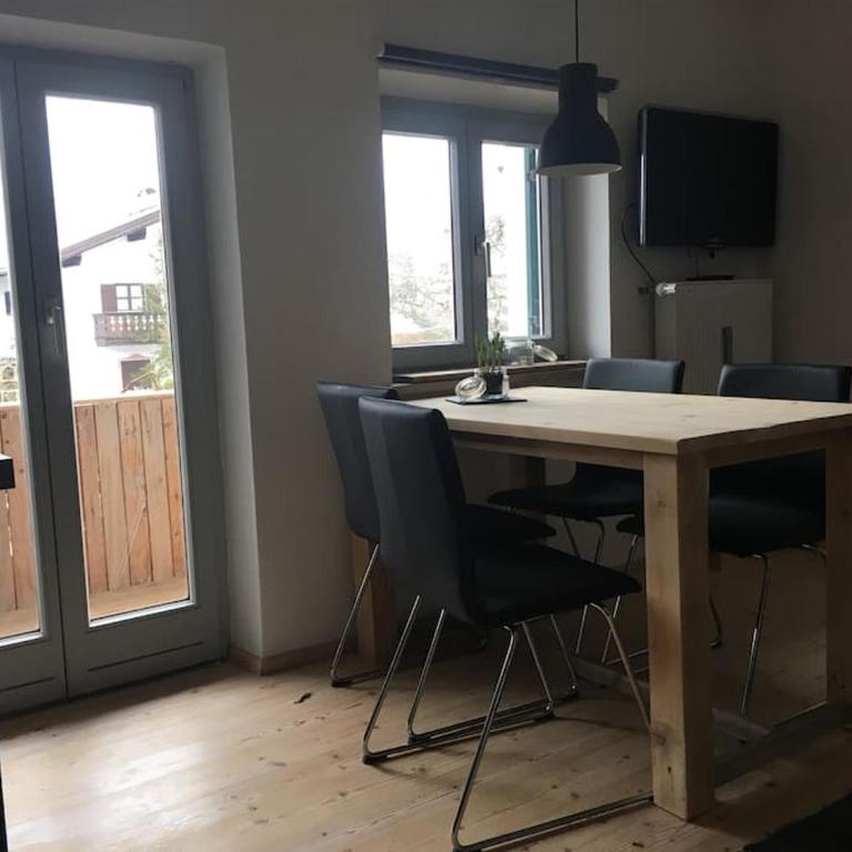 Herberge. 46 - Three-Bedroom Apartment - 9