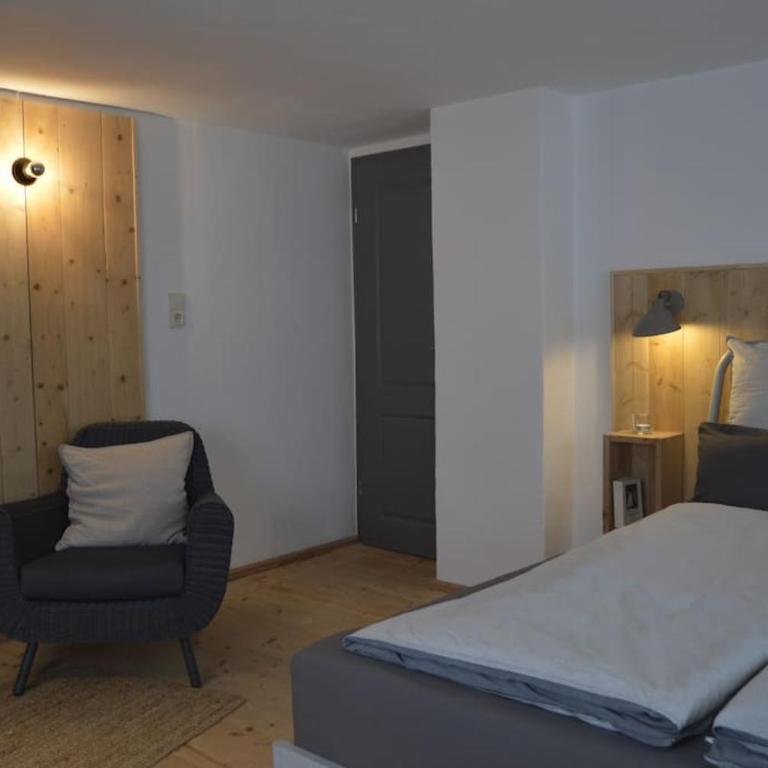 Herberge. 46 - Three-Bedroom Apartment - 37