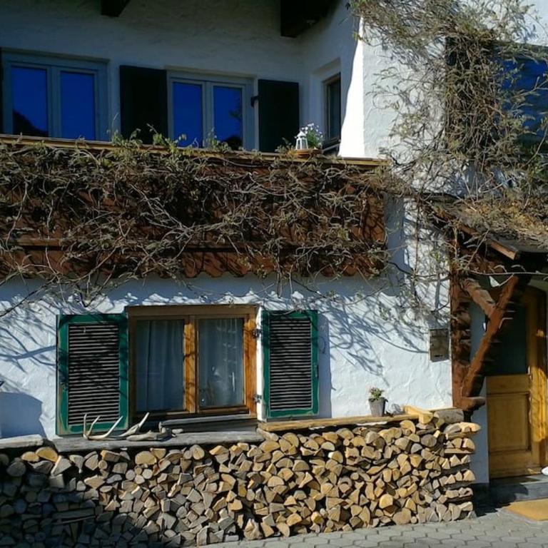 Herberge. 46 - Three-Bedroom Apartment - 24
