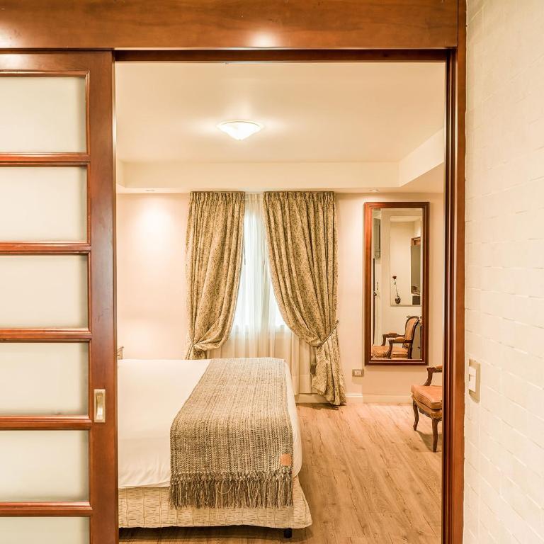Melia Recoleta Plaza Hotel - Suite Real - 9