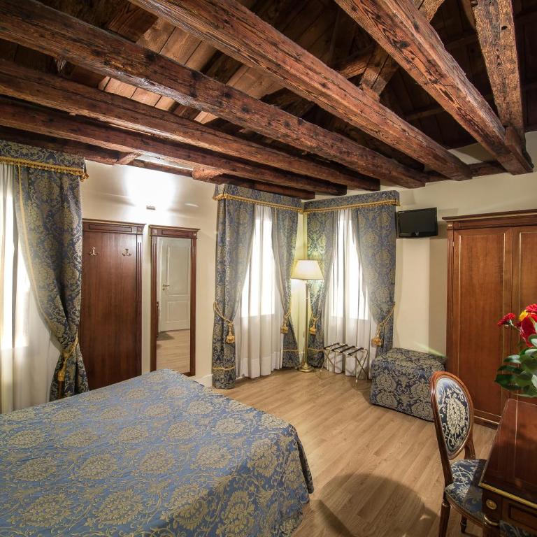 B&B Le Marie - Camera Matrimoniale con Vista Canale - 1