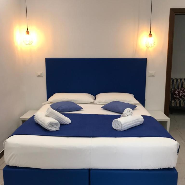 Affittacamere Dianir - Camera Matrimoniale/Doppia con Letti Singoli con Bagno Privato - 10