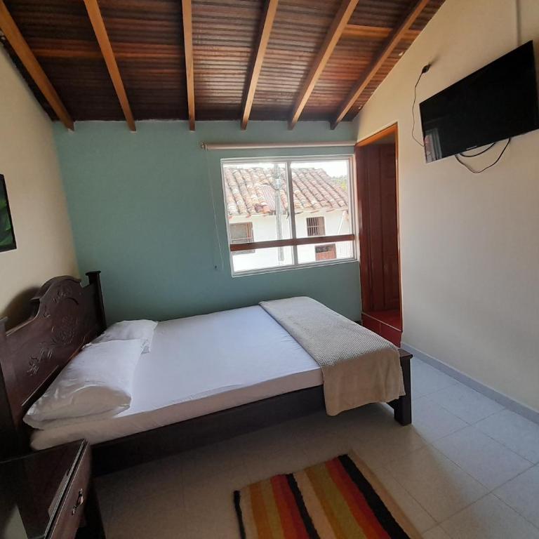 HOSTAL HELICONIAS - Habitación Doble - 4