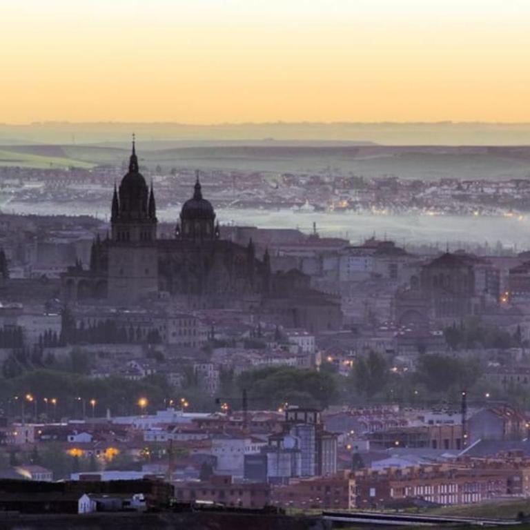 DOMUS SALAMANCA. MELCHOR CANO. Centro. 4 dormitorios - Apartamento - 56
