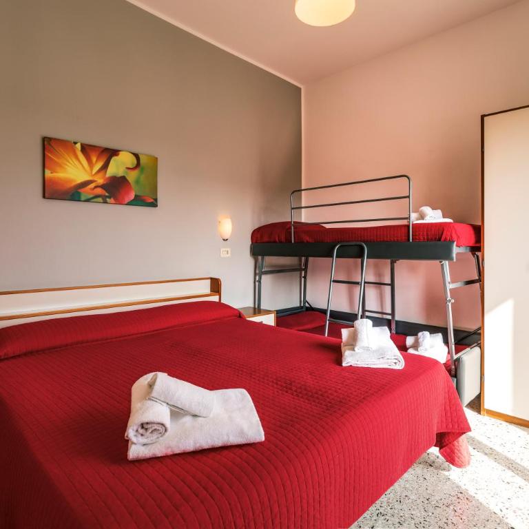 Hotel Ausonia B&B RiMiNi - Camera Quadrupla - 1