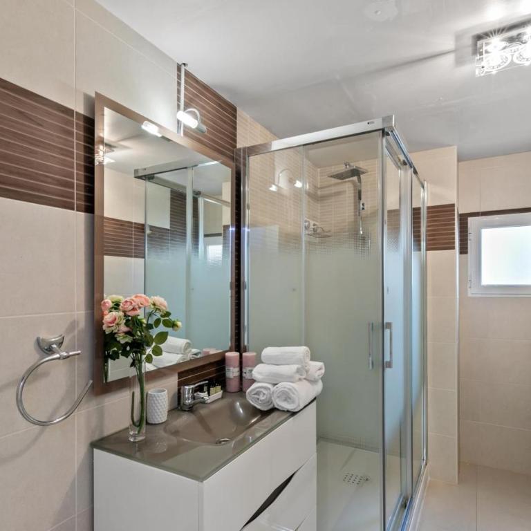 Amplio y luminoso apartamento en 1 línea playa - Apartamento - 17
