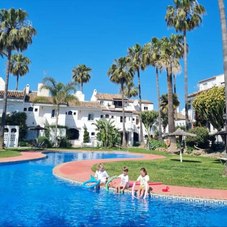 Modern House with large pool! - Casa - 2