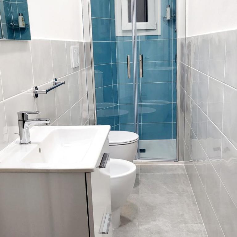 Central Rooms Best Vacation Ever - Double Room with Private Bathroom - 2