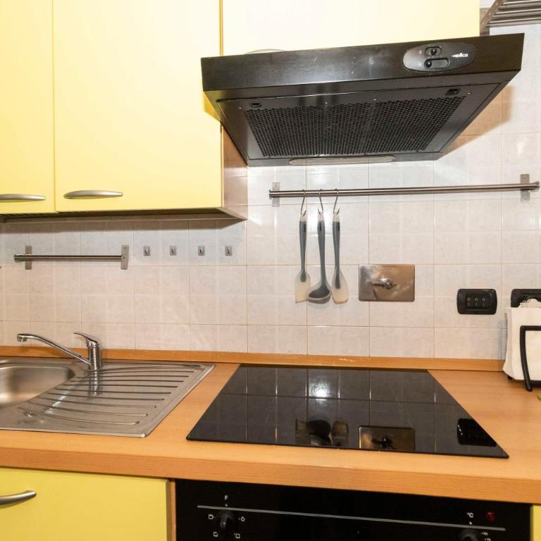 GuestHost - Miglietti Apt a few steps from Piazza Statuto! - One-Bedroom Apartment - 16