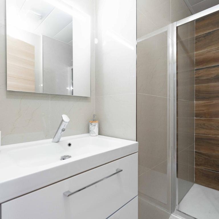 Les Petits Pavillons Appartements Standing 1 chambre 4 pers Clim Vieux-Port - Apartamento Deluxe - 28