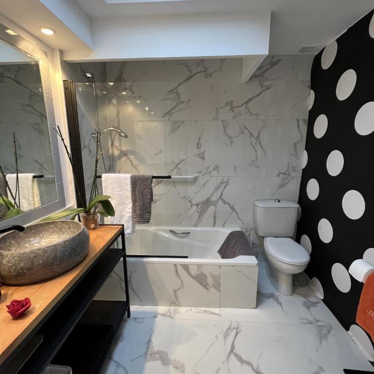 Estepona - Playa - Villa de 2 dormitorios en urbanización cerca del mar Ele9 - Apartamento - 16