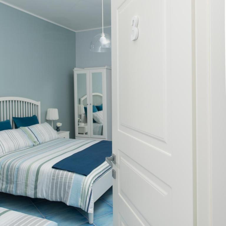 CAPRI B&B - Camera Tripla Executive - 6