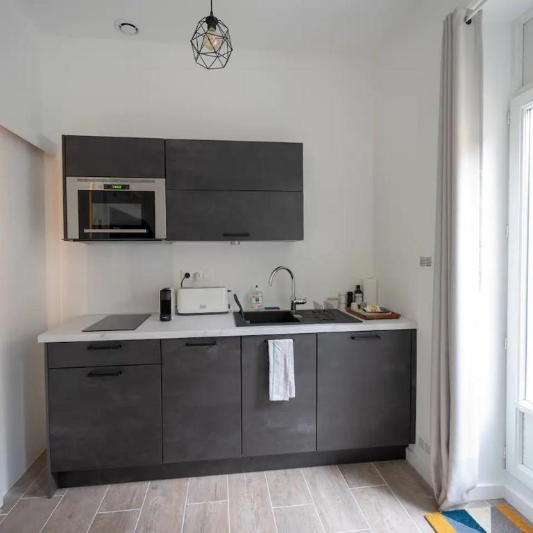 Marechal's Studio near train station & downtown - Appartamento Monolocale - 4