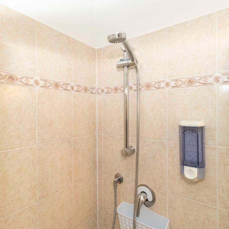 GuestHost - Colourful Flat San Donato - Appartamento con 1 Camera da Letto - 25